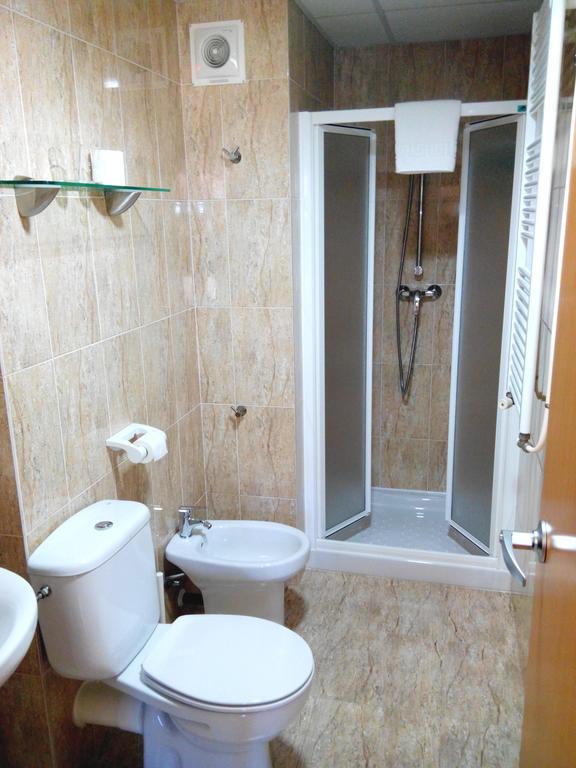 Hostal Sant Sadurní Sant Sadurní dʼAnoia Habitación foto