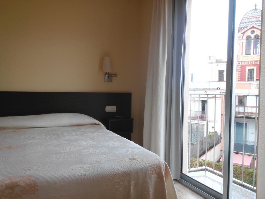 Hostal Sant Sadurní Sant Sadurní dʼAnoia Habitación foto