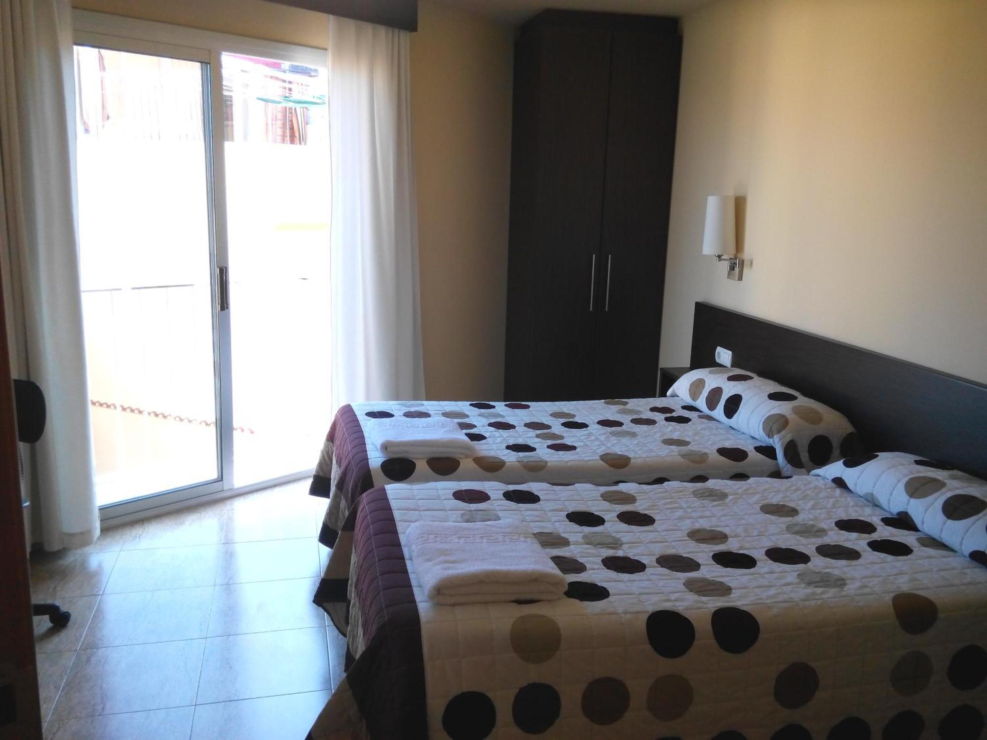 Hostal Sant Sadurní Sant Sadurní dʼAnoia Habitación foto