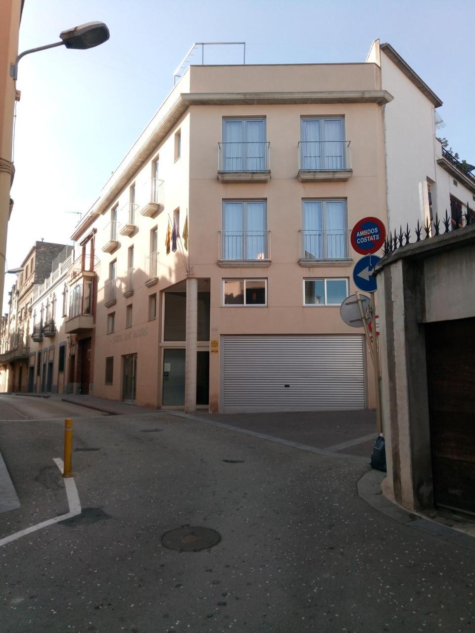 Hostal Sant Sadurní Sant Sadurní dʼAnoia Exterior foto